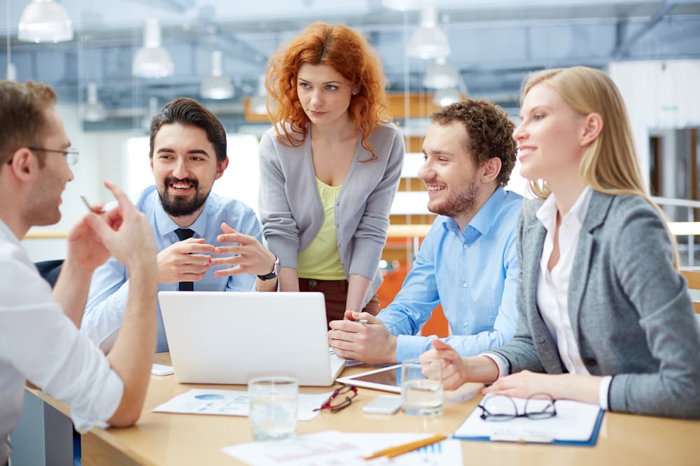 Equipo colaborando: Aserta como partner local de RRHH en Panamá